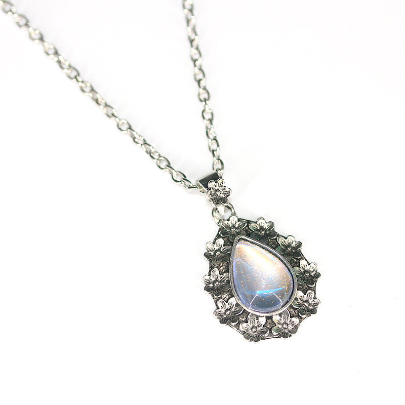 Collier Pendentif Fleuri Vintage